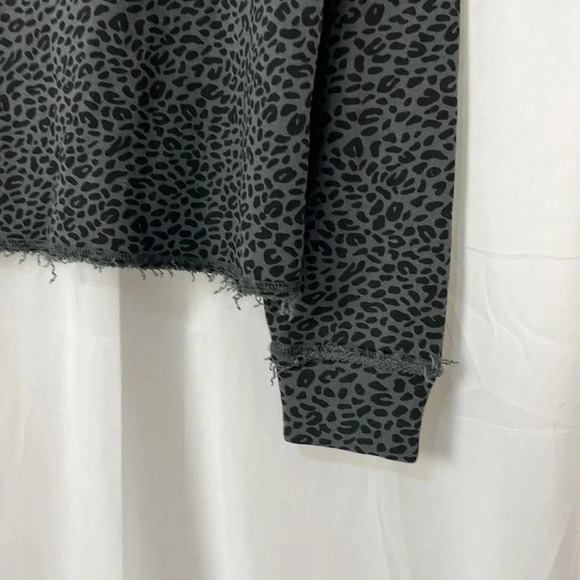 ATM Women’s XS French Terry Gray Animal Print Cozy Sweatshirt Loungewear - Picture 3 of 8